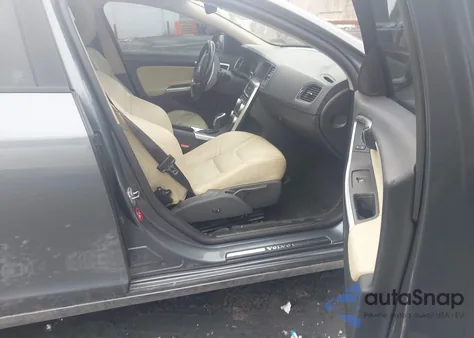 2017 Volvo S60 T5 Dynamic из США, поврежденный, VIN YV140MTL4H2420305